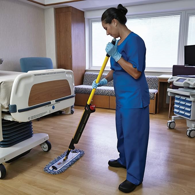 Rubbermaid Commercial Products HYGEN Pulse Single Sided Microfiber Spray Mop Kit for Hardwood/Tile/Laminated Floors Yellow Perfect for Kitchen/Lobby/Bathroom Cleaning