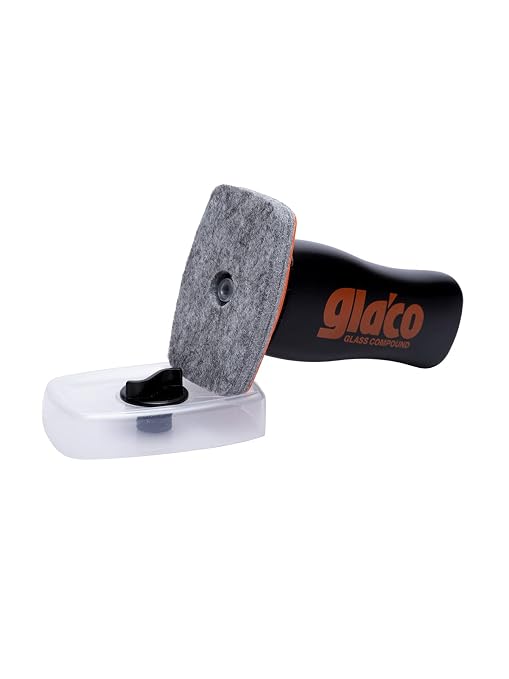 SOFT99 Glaco Glass Compound Roll On 100ml - Glass Cleaner | Removes dirt, oil & water spots. Roll-on applicator, streak-free finish. Water-beading for visibility.