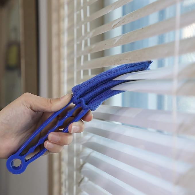 Hiware Window Blind Cleaner Duster Brush with 5 Microfiber Sleeves - Blind Cleaner Tools for Window Shutters Blind Air Conditioner Jalousie Dust