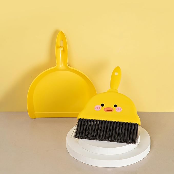 Small Broom and Dustpan Set,1pc Dust Pan and Brush Set,Cute Little Yellow Hand Mini Broom and Dustpan Set,Small dust pan Mini for Tabletop Debris,Keyboards&Clean Pet Cages Guinea Pig Cage(Chick)