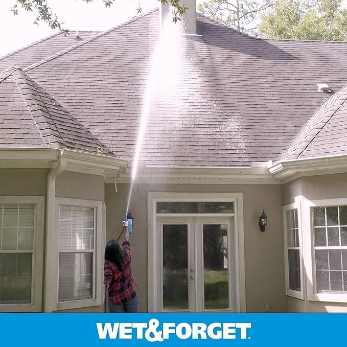 Wet & Forget Outdoor Moss, Mold, Mildew, & Algae Stain Remover Multi-Surface Cleaner, Xtreme Reach Hose End with New & Improved Nozzle, 48 Fluid Ounces