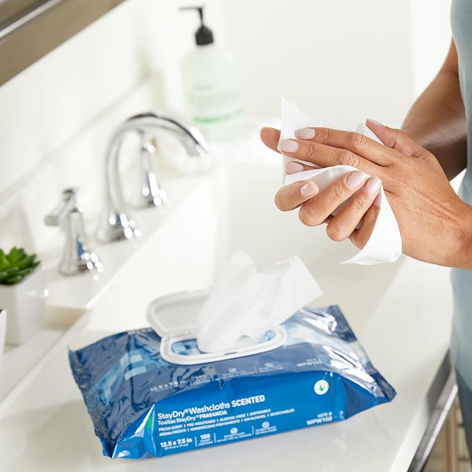 McKesson Disposable Wipe 1 Pack, 100 Washcloths - Large Adult Body and Incontinence Washcloths with Aloe and Vitamin E, Alcohol-Free, 100 Wipes Per Pack