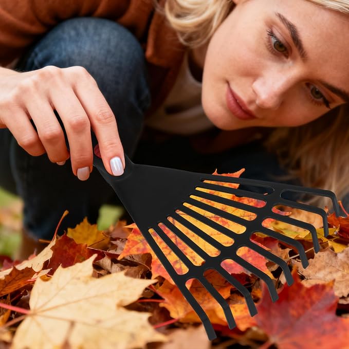 UKCOCO Small Plastic Leaf Rake for Gardening, Garden Hand Rake with Handle, Lightweight Plastic Gardening Tool for Flower Beds and Yard Cleanup, Black, 13. 4 Inch