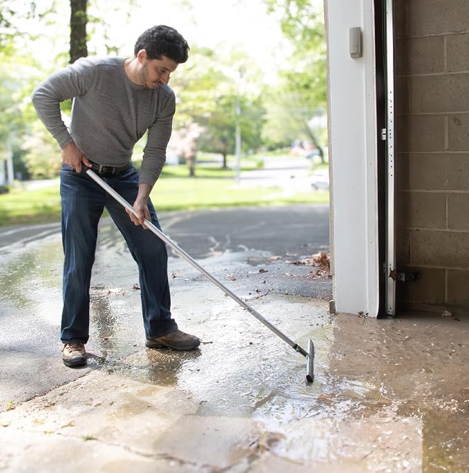 Unger AquaFlex 18" Floor Squeegee, Uneven Surface, Professional | Flexible blade conforms to uneven & irregular floor surfaces; professional-grade construction