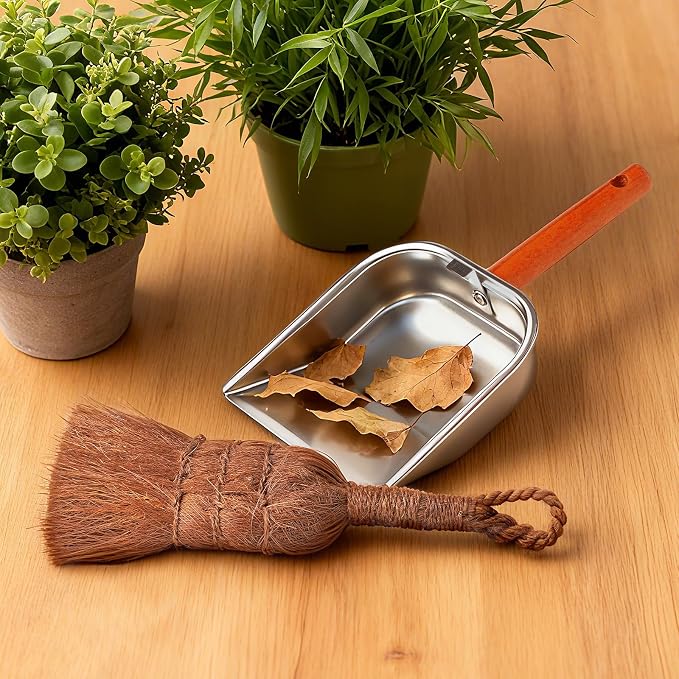 Mini Dustpan and Brush Set, Palm Fiber Handheld Small Broom and Metal Dustpan Combination (Small Broom)