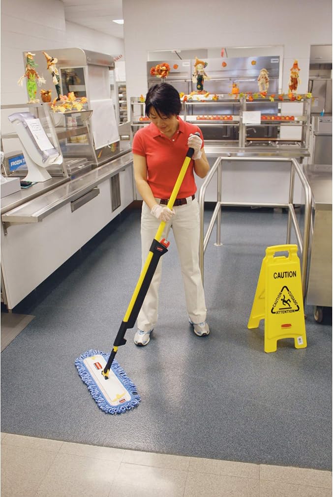 Rubbermaid Commercial Products HYGEN Pulse Single Sided Microfiber Spray Mop Kit for Hardwood/Tile/Laminated Floors Yellow Perfect for Kitchen/Lobby/Bathroom Cleaning