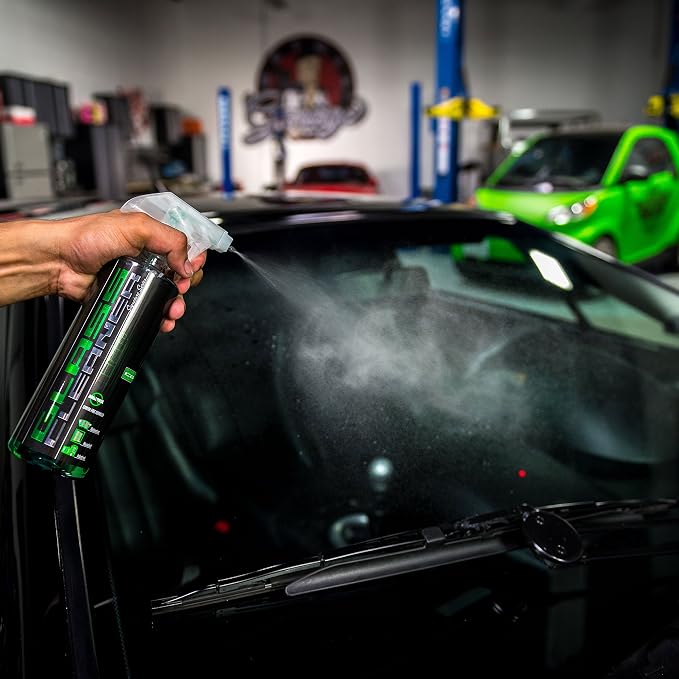 Chemical Guys, Signature Series Glass & Window Cleaner, Tint Safe, 16 oz | Ammonia-free and tint-safe, clears fingerprints, smoke film and grime from glass, mirrors and windshields